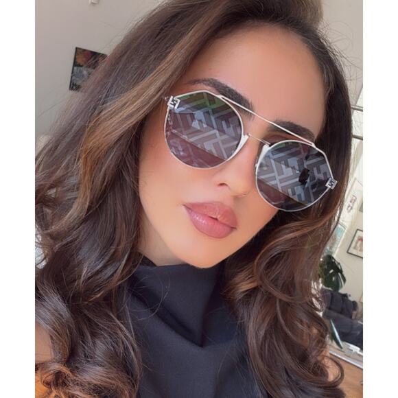 NEW Fendi FE40060U Silver Logo Mirror Round Unisex Sunglasses - Picture 1 of 6
